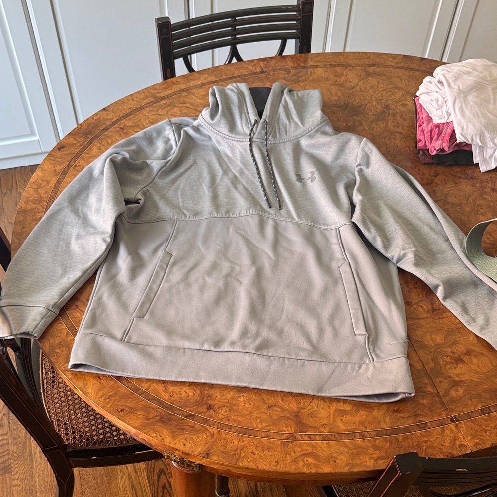 Under Armour Men's Light Gray Hoodie